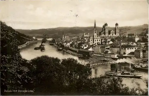 Passau, Bayern - mit Donaubrücke -327902