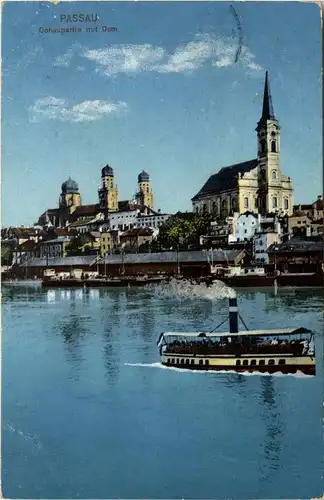 Passau, Bayern - Donaupartie mit Dom -327890