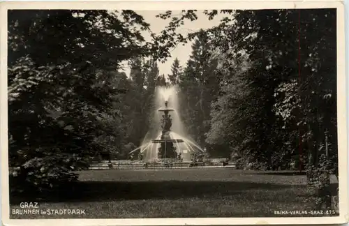 Graz/Steiermark - Brunnen im Stadtpark -336334