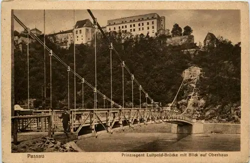 Passau, Bayern - Prinzregent Luitpold-Brücke mit Blick auf Oberhaus -327678