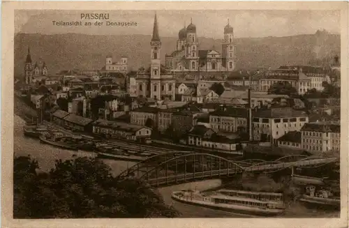 Passau, Bayern - Teilansicht an der Donauseite -327756