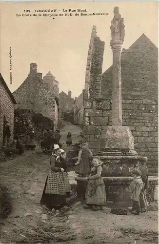 Locronan - La Rue Moai -407296