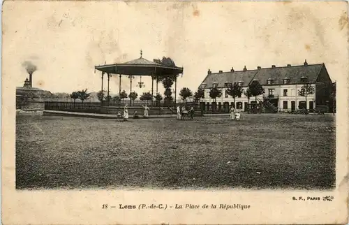 Lens - La Place de la Republique -410740