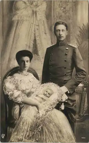 Unser Kronprinzenpaar -411698