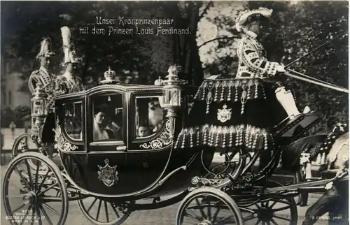 Kronprinzenpaar mit Prinz Louis Ferdinand - Kutsche -411738