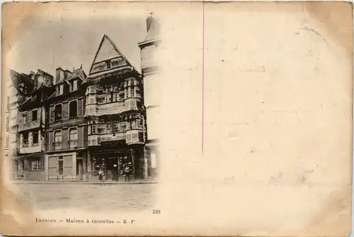 Lannion - Maison a tourelles -410818