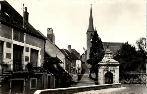 Moissey - La Fontaine et l Eglise -410918
