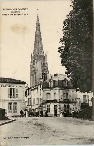Fontenay le Comte - Place Viete -411168