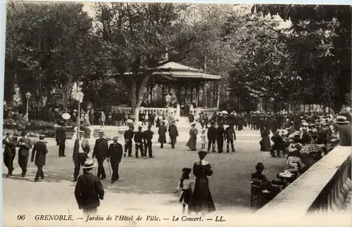 Grenoble - Jardin de l Hotel de Ville -411402