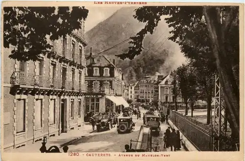 Cauterets - Avenue du Mamelon-Vert - Hautes Pyrenees -411446