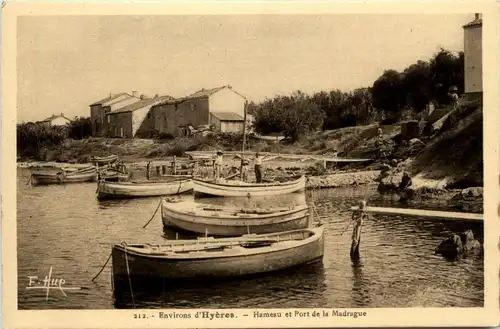 Hyeres - Hameau et Port de la Madrague -410476