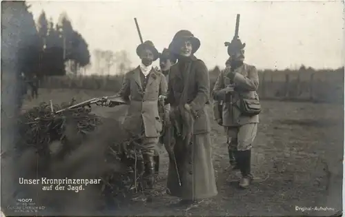 Kronprinzenpaar auf der Jagd -411730