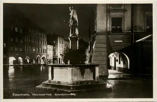 Bayern/Rosenheim - Max-Josef-Platz, Abendstimmung -339186