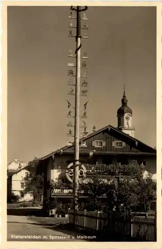 Kiefersfelden mit Spitzstein und Maibaum -340184