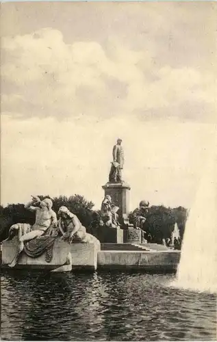 Berlin - Bismarck Denkmal -70904