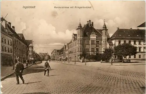 Ingolstadt - Harderstrasse mit Kriegerdenkmal -70136