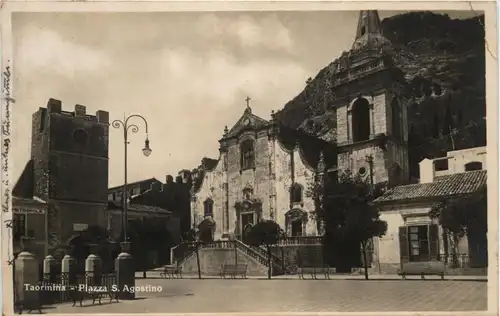 Taormina - Piazza S Agostino -72578