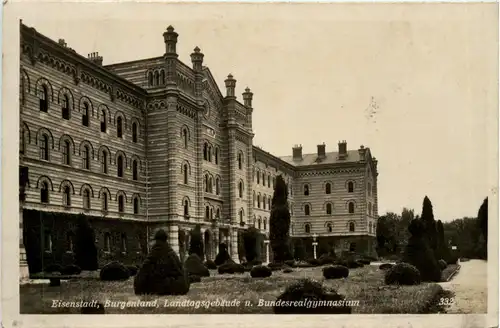 Eisenstadt, Landtagsgebäude und Bundesrealgymnasium -354684