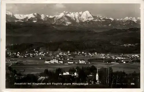 Klagenfurt, Annabichl mit Flugfeld gegen mittagskogel -353812