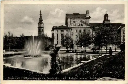 Klagenfurt, Brunnen i. Schubertpark mit Stadtpfarrturm u. Stadttheater -354368