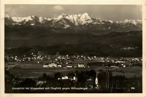 Klagenfurt, Annabichl mit Flugfeld gegen mittagskogel -353810