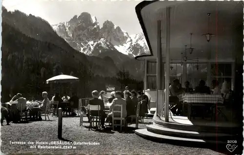 Terrasse des Hotels Gesäuse Gstatterboden mit Reichenstein -354756