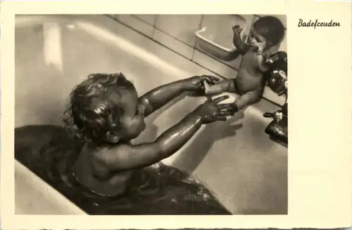 Kinder mit Spielzeug -422568