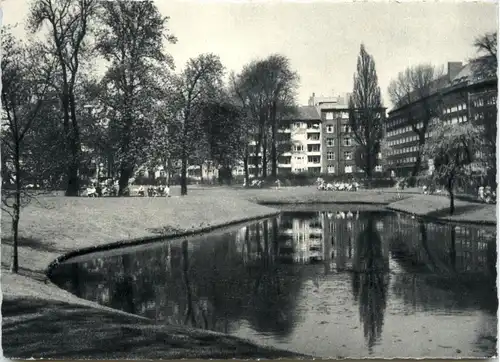 Hamburg - Eimsbüttel - Am Weiher -423020