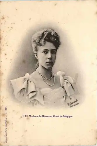 Madame la Princesse Albert de Belgique -425074