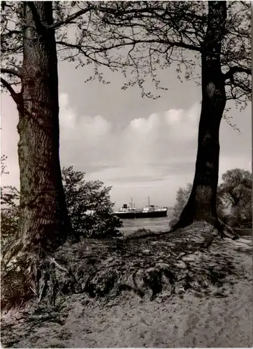 An der Elbe bei Schulau -423016