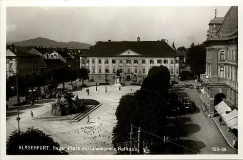 Klagenfurt, Neuer Platz mit Lindwurm u. Rathaus -356310
