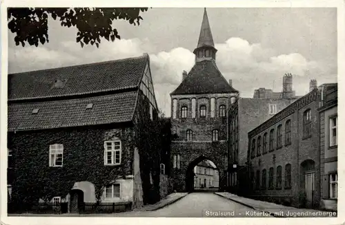 Stralsund, Kütertor mit Jugendherberge -356772