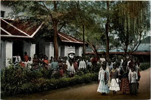 Mädchenschule in Tandschaur - Ostindien -74386