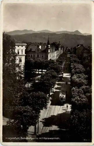 Klagenfurt, Bahnhofsgasse mit Karawanken -356888