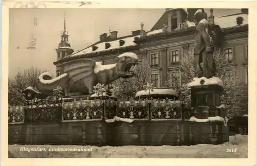 Klagenfurt, Lindwurmdenkmal im Winter -355372