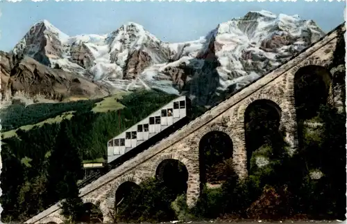 Mürrenbahn mit Eiger, Mönch und Jungfrau -356582