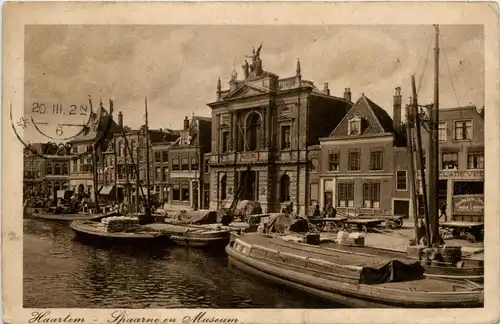 Haarlem - Spaarne en Museum -75534