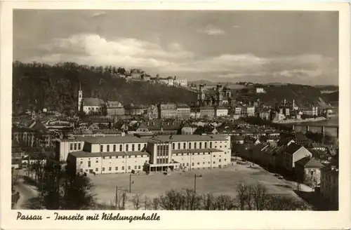 Passau, Innseite mit Nibelungenhalle -356760