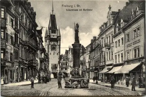 Freiburg i.Br., Kaiserstrasse m. Martinstor -358510