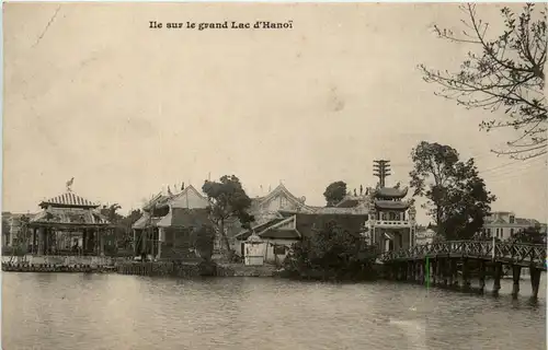 Ile sur le grand Lac d Hanoi -79576
