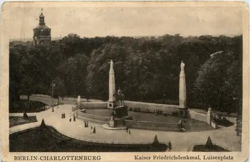 Berlin-Charlottenburg - Luisenplatz, Kaiser Friedrich-Denkmal -328344