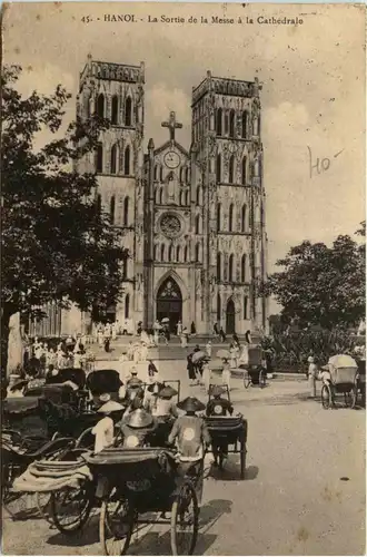 Hanoi - La Sortie de la Messe -79722