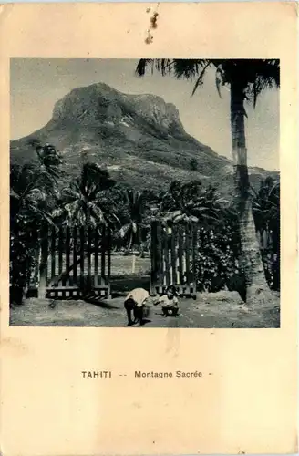 Tahiti - Montagne Sacree -82060