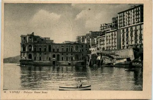 Napoli - Palazzo Donn Anna -429144