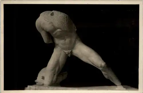 Athenes - Statue de Guerrieur -429608