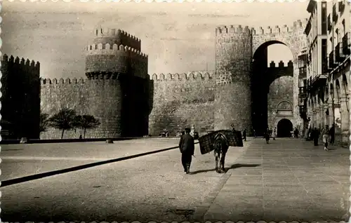 Avila - Puerta del Alcazar -432270