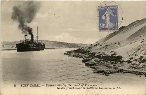 Suez Canal - Steamer crossing the trench of Toussoum -432318