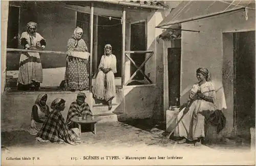 Maroc -Mauresquwa dans leur interieur -434394