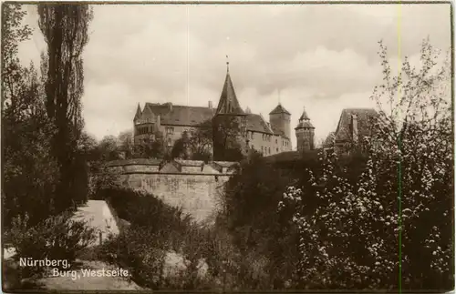 Nürnberg, Burg-Westseite -359824