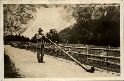 Lauterbrunnen - Alphornbläser am oberen Gletscher -435380